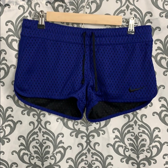 Nike workout shorts - Picture 3 of 4